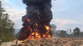 Tangkapan layar pembakaran ban bekas di kawasan industri PT IWIP. (Kredit Foto: Istimewa)