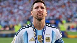 Karier sepak bola Lionel Messi di timnas Argentina akhirnya menemui babak akhir. La Pulga menyampaikan pesan mendalam setelah resmi tak lagi berkostum La Albiceleste. (Kredit Foto: Istimewa)